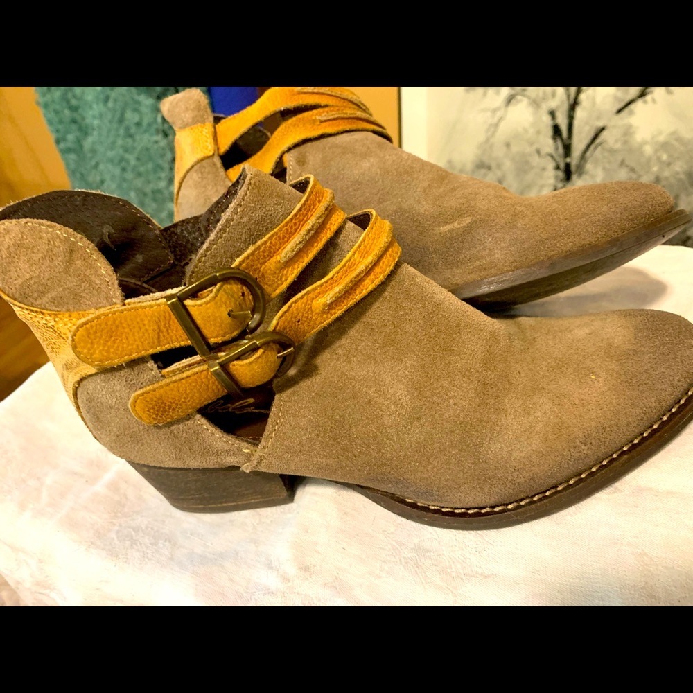 Rebels Tan Suede Leather Bootie